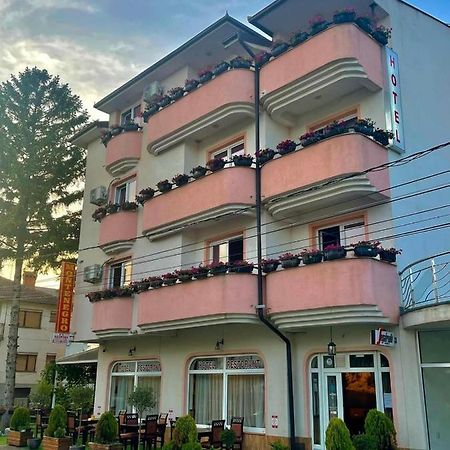 Hotel Montenegro 斯特鲁加 外观 照片