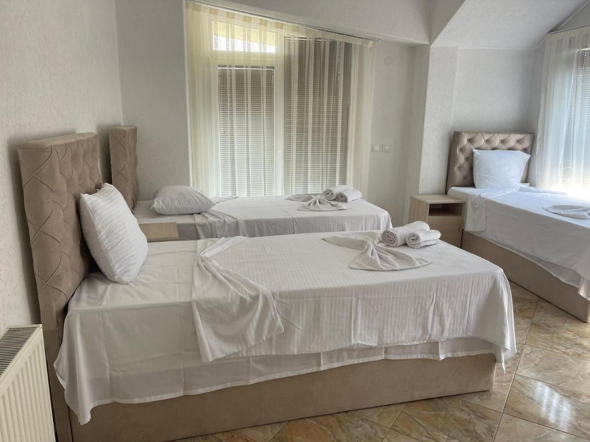 Hotel Montenegro 斯特鲁加 外观 照片