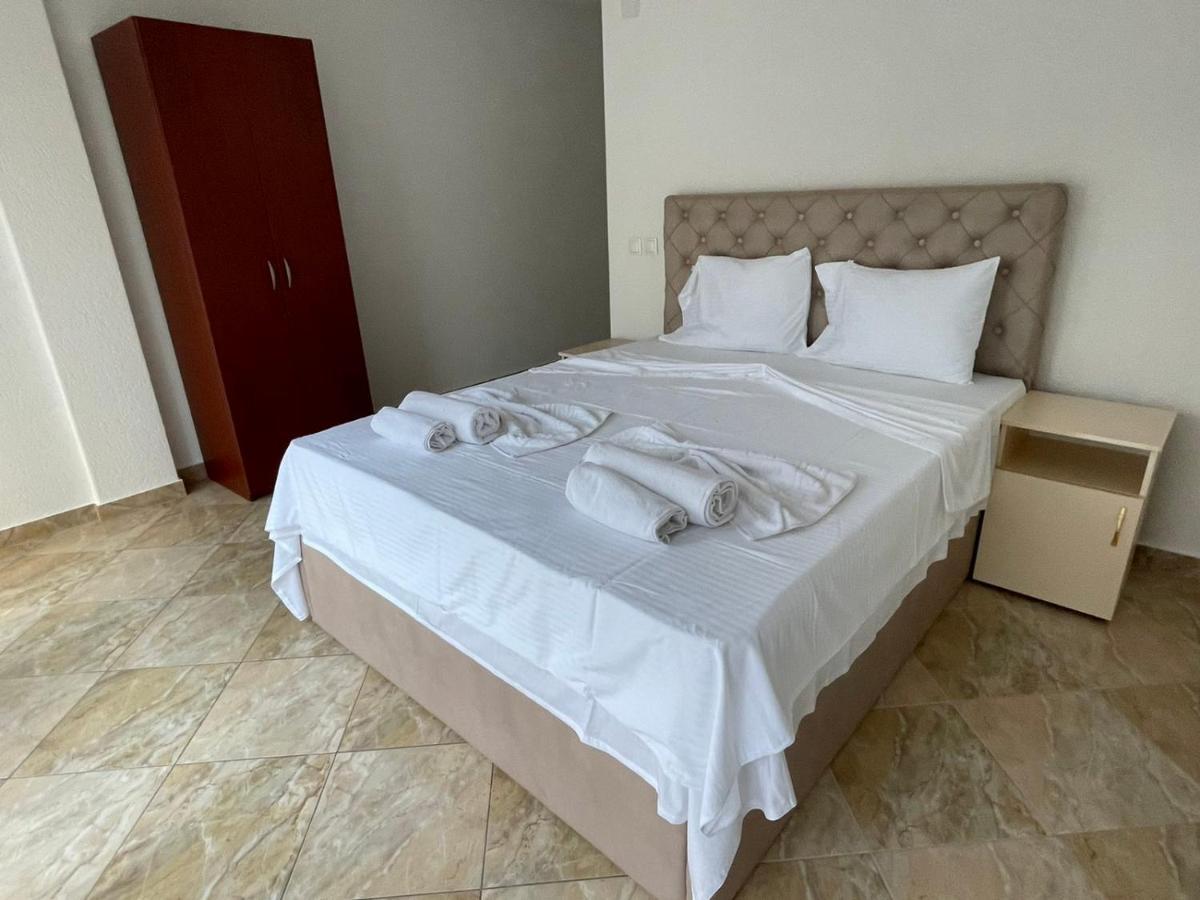 Hotel Montenegro 斯特鲁加 外观 照片