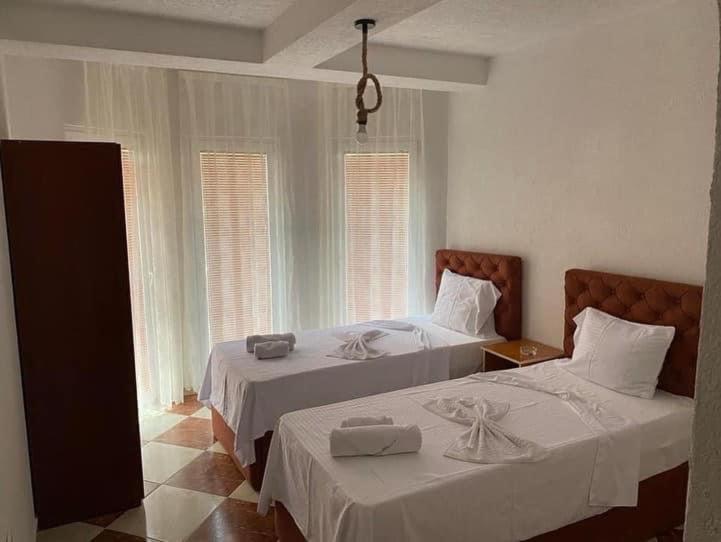 Hotel Montenegro 斯特鲁加 外观 照片