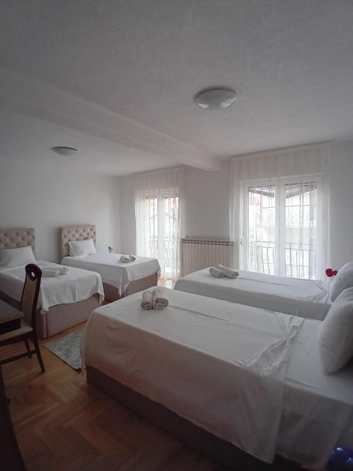 Hotel Montenegro 斯特鲁加 外观 照片